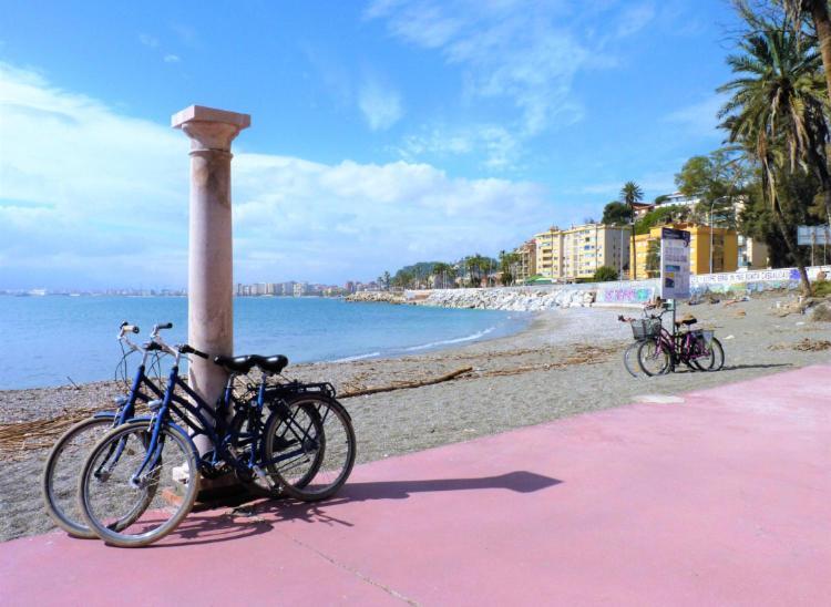 Apartamento En La Playa En Paseo Maritimo Malaga Luaran gambar